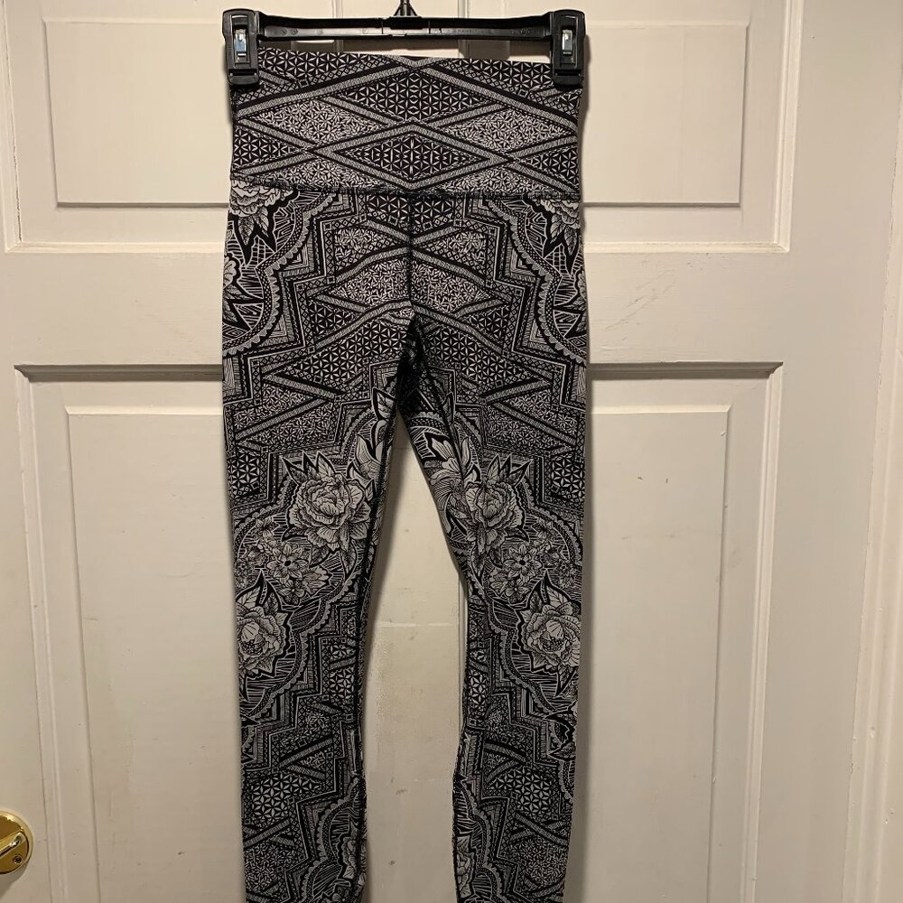 Lululemon~ NWOT!!~ Yoga Pants